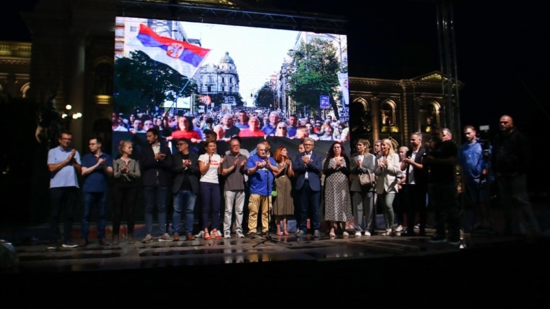 Opozicija prvi put pred građanima na bini na protestu “Srbija protiv nasilja”, novi zahtevi za RTS