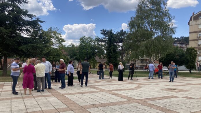 Opozicija u Prokuplju bojkotovala sednicu, predsednik DS-a kaže – „važno im je da ugase proteste, ne požare“