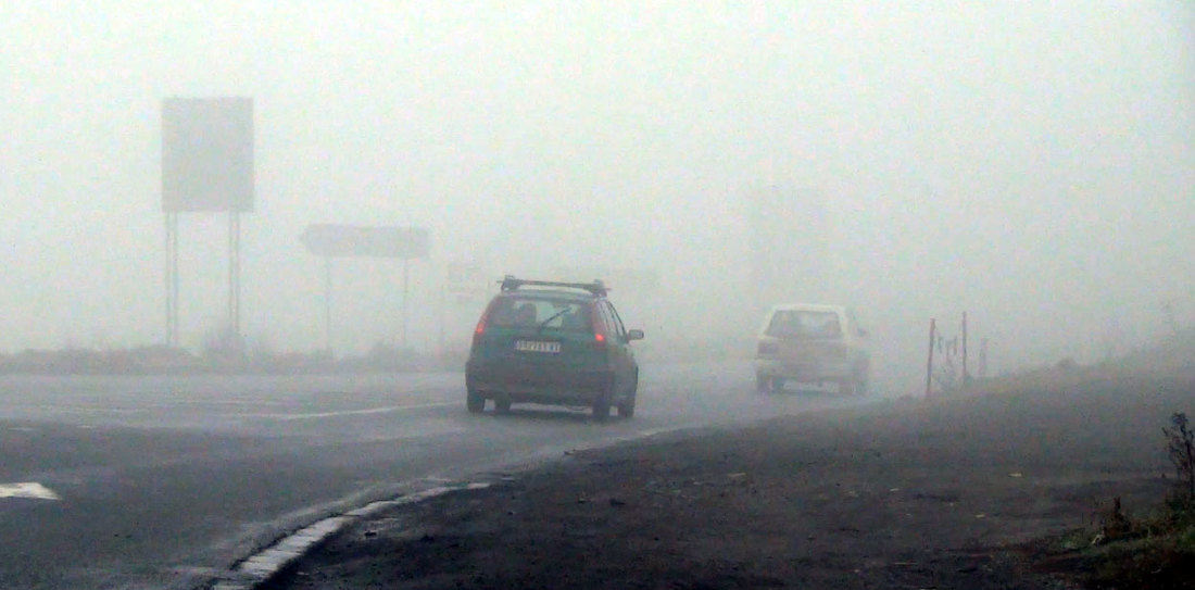 Oprez u vožnji zbog magle, teretnjaci na graničnim prelazima čekaju satima