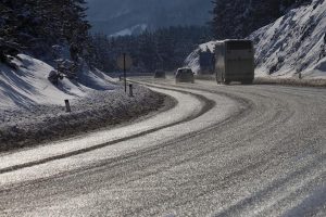 Oprez u vožnji zbog snega