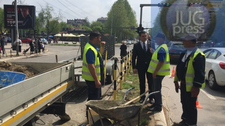 Opstina Medijana postavlja zaštitnu pešačku ogradu na Bulevaru Nemanjića