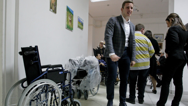 Opština Palilula poklonila 32 invalidskih kolica