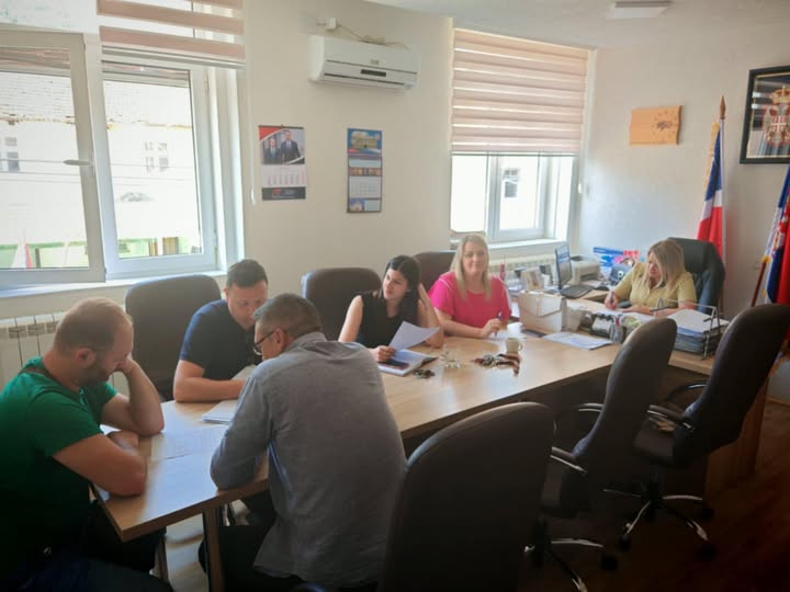 Opštinsko veće Trgovišta usvojilo predlog finansijske podrške za učenike prvog razreda srednje škole