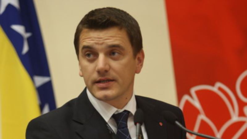 Optuženi bivši ministar Hadžić pušten na slobodu 