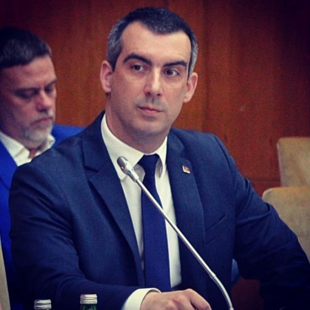Orlić: Đilas ne može ništa da sakrije optužujući Vučića; Gradimo Srbiju za građane, ne za tajkune