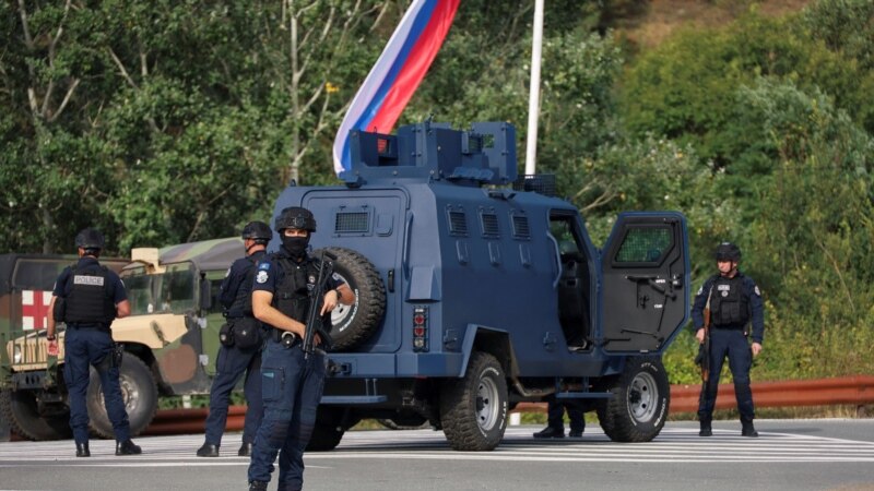 Na severu Kosova ubijeni policajac i trojica napadača, Kurti i Vučić se međusobno optužuju