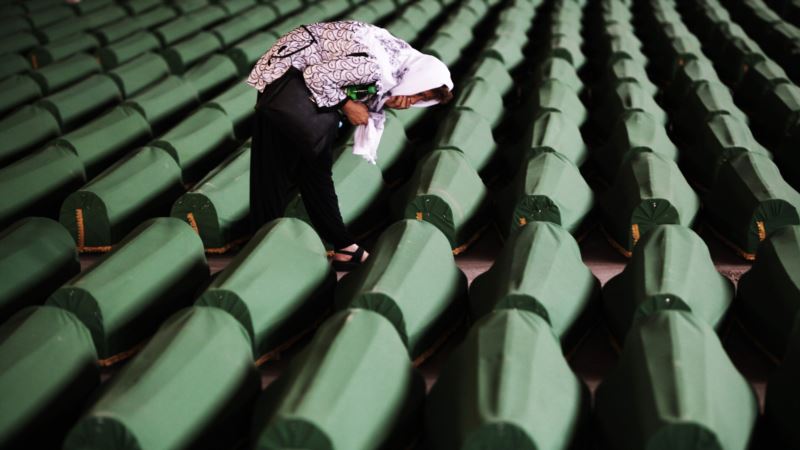 Osam optuženih u Srbiji za 1.300 ubijenih Srebreničana 