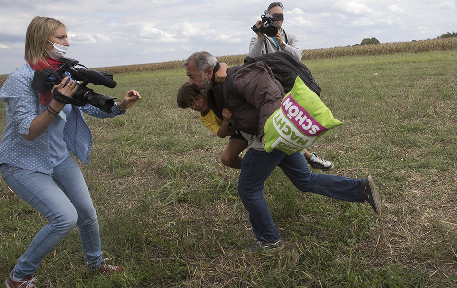 Oslobođena mađarska snimateljka koja je saplitala migrante