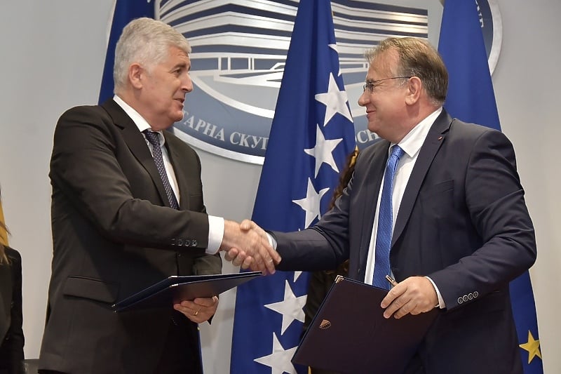 Osmorka i HDZ potpisali sporazum o formiranju vlasti u FBiH i na državnom nivou