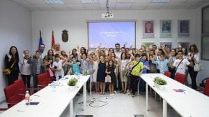 Osnovci iz Vranja posetili Kancelariju za IT i elektronsku upravu