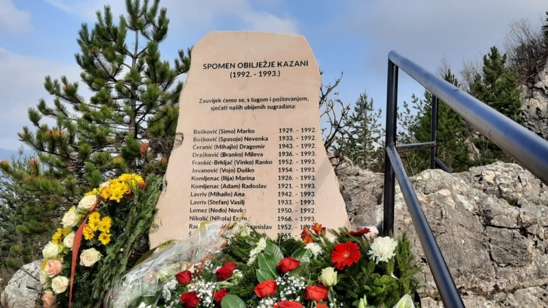 Oštećen spomenik ubijenim civilima srpske i hrvatske nacionalnosti na Kazanima kod Sarajeva