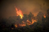 Ostrvo u plamenu; Proglašeno vanredno stanje: Najveća evakuacija zbog požara ikada FOTO