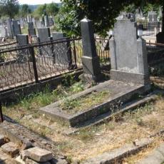 Otkriven je razlog zbog koga svi srpski grobovi izgledaju identično: Razlog nije baš verski opravdan