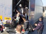 Otkriveno deset migranata sakrivenih u kamionu kod Bujanovca