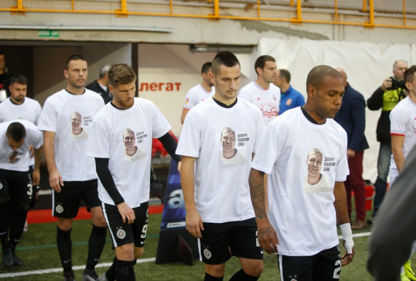Otkriveno ko je organizovao da igrači Partizana nose majice sa likom Saleta Mutavog!