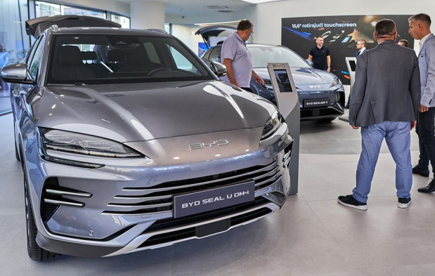 Otvoren prvi prodajno-izložbeni BYD salon u Beogradu