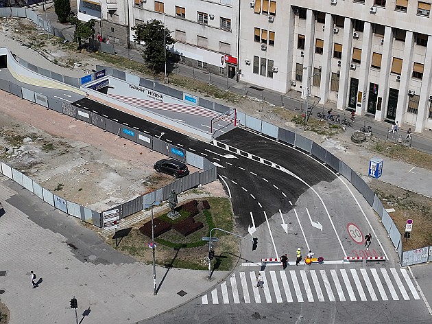Otvorena podzemna garaža u ulici Modene