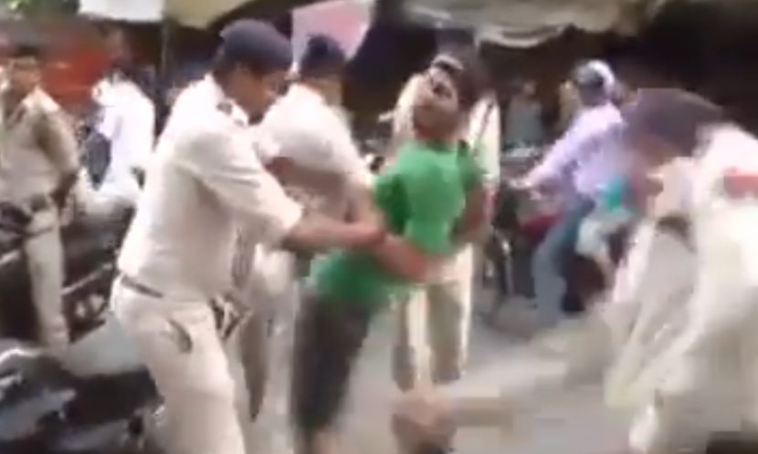 Ova policija prevaspitava džeparoše na licu mesta i to brutalno! (VIDEO)