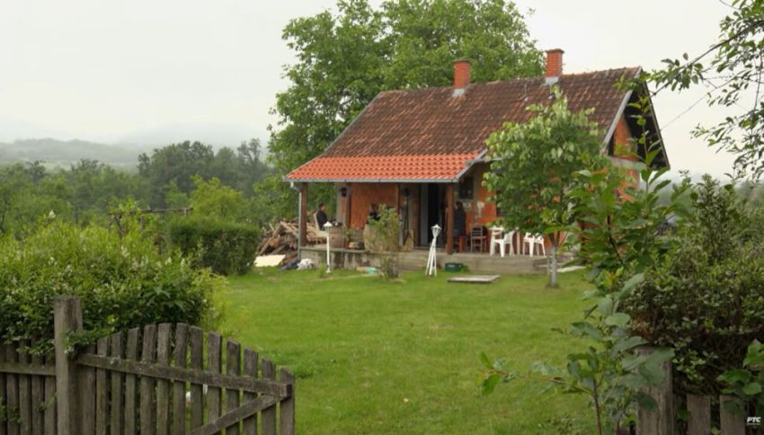 Ovako izgleda skromno imanje Miloša Bikovića, nalazi se blizu manastira u kom je njegov brat starešina