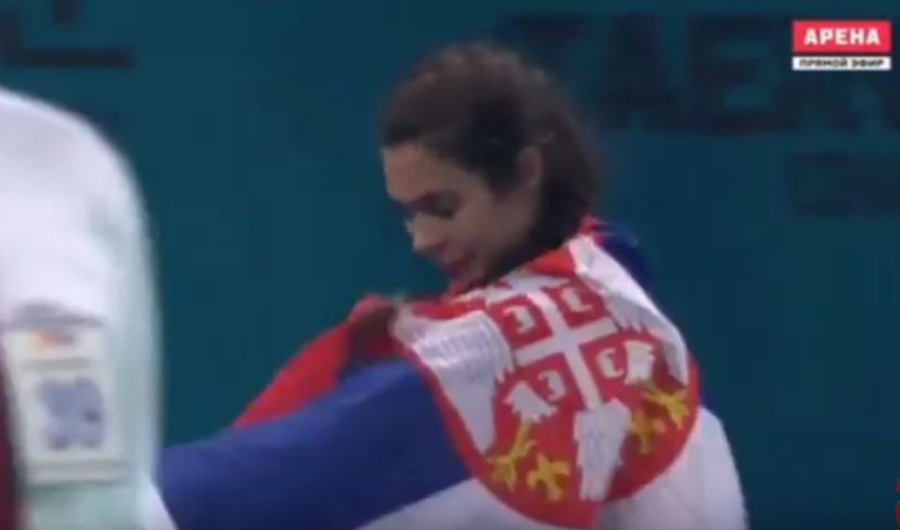 Ovako je Milica preotela svetski tron protivnici, a posle ponosno ljubila srpsku zastavu! (VIDEO)