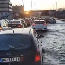 Ovako je izgledala poplava na auto-putu kod Dušanovca: Građane zaprepastio prizor - OVO JE JEZERO (VIDEO)