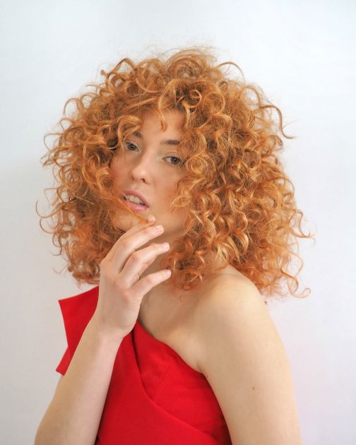 Ove kreme za kovrdžavu kosu ukrotiće i najneposlušnije lokne