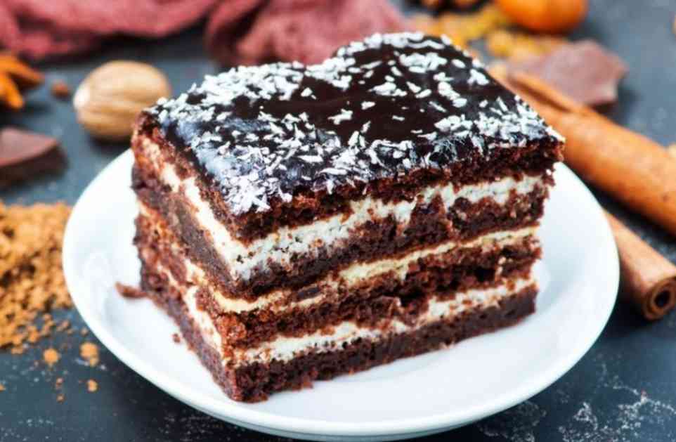 Ovo će biti vaš omiljeni slatkiš: Čokoladna torta čiji ukusi će vas raspametiti (RECEPT)