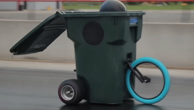 Ovo je najbrža kanta za smeće na svetu, sposobna za 110 km/h