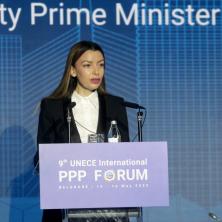 Ovo je potvrda da razvijamo našu zemlju u pravom smeru Ministarka Mesarović poslala važne poruke sa Međunarodnog foruma o javno-privatnom partnerstvu Privreda u usponu, bruto domaći proizvod raste