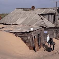 Ovo rusko selo je JEDINSTVENO U SVETU: Meštani legnu da spavaju, a ujutru se probude ZATRPANI U PESKU (FOTO/VIDEO)