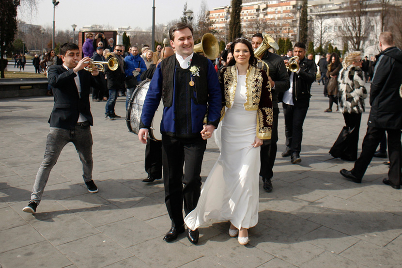 Oženio se Nikola Selaković: Pogledajte kako je izgledalo venčanje u hramu Svetog Save (FOTO) (VIDEO)
