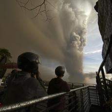 PAKAO na Filipinima: Erupcija vulkana propraćena nizom ZEMLJOTRESA, turisti u panici