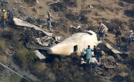 PAKISTAN POSLE TRAGEDIJE: Pokrenuta istraga o padu aviona