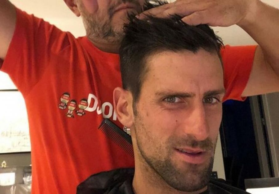 PALO ŠIŠANJE! Novak sa NOVOM FRIZUROM grabi ka tituli na Vimbldonu (FOTO)