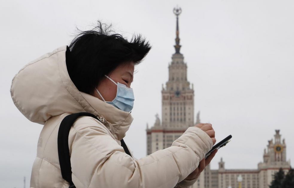 PANIKA I U MOSKVI: 7 Kineza zbog visoke temperature prevezeno iz hotela u bolnicu!
