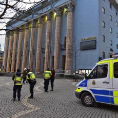 PANIKA NA AERODROMU U ŠVEDSKOJ: Ministar evakuisan iz aviona nakon pretnje bombom!