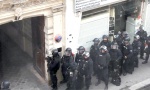 PANIKA U PARIZU: Muškarac drži dve osobe kao taoce (VIDEO)