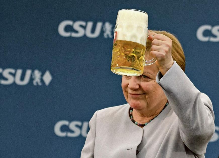 PANK ZA KRAJ Na oproštajnu zabavu Angele Merkel pozvano 200 zvanica!