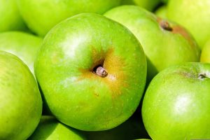 PIS preporučuje zaštitu jabuke od prouzrokovača bolesti