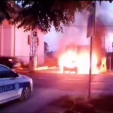 PLAMEN PROGUTAO AUTOMOBIL U IRIGU: Svi su bili zabrinuti da plamen ne zahvati važan objekat pored (VIDEO)