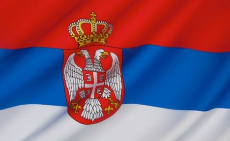 PLJUNULI NA SRPSKE ŽRTVE: Srušen jarbol sa zastavom Srbije u Velikoj Hoči na Kosmetu