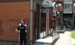PLjAČKA POŠTE U KIKINDI: Maskirani muškarac satarom zapretio službenici