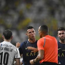 POBESNEO JE I PORED POBEDE: Ronaldo urlao na sudiju - Ku**in sine! Uvek protiv mene! (VIDEO)