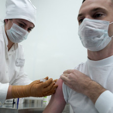 POČELA I VAKCINACIJA DECE: U ovoj državi jedno cepivo primilo više od 80 odsto odraslih