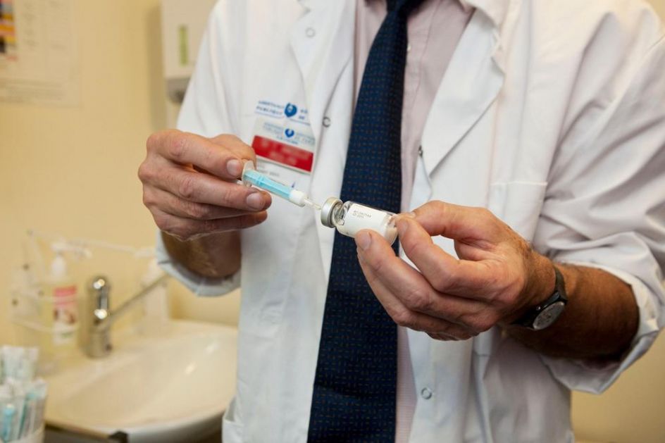 POČELA VAKCINACIJA U CRNOJ GORI: Cepivo prvo zdravstvenim radnicima