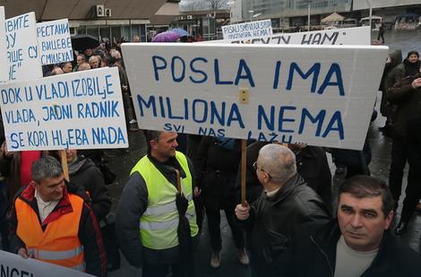 POČELO JE Bunt obespravljenih radnika u Srpskoj poprima sve žešće razmere: Radnici Alumine na ulici, rudari PRETE SAMOUBISTVIMA