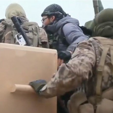 POČINJE BITKA NAD BITKAMA! Ruska vojska upozorava: Teroristi prebacuju veliki broj oklopnih vozila (VIDEO)
