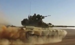 POGLEDAJTE: Jurnjava tenka T-90 za teroristima po sirijskoj pustinji (VIDEO)