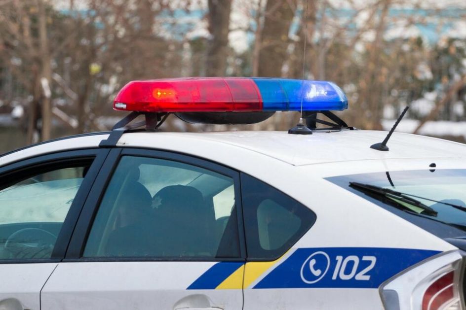 ATENTAT NA SAVETNIKA ZELENSKOG: Na automobil ispaljeno više od 10 metaka, ranjen vozač FOTO