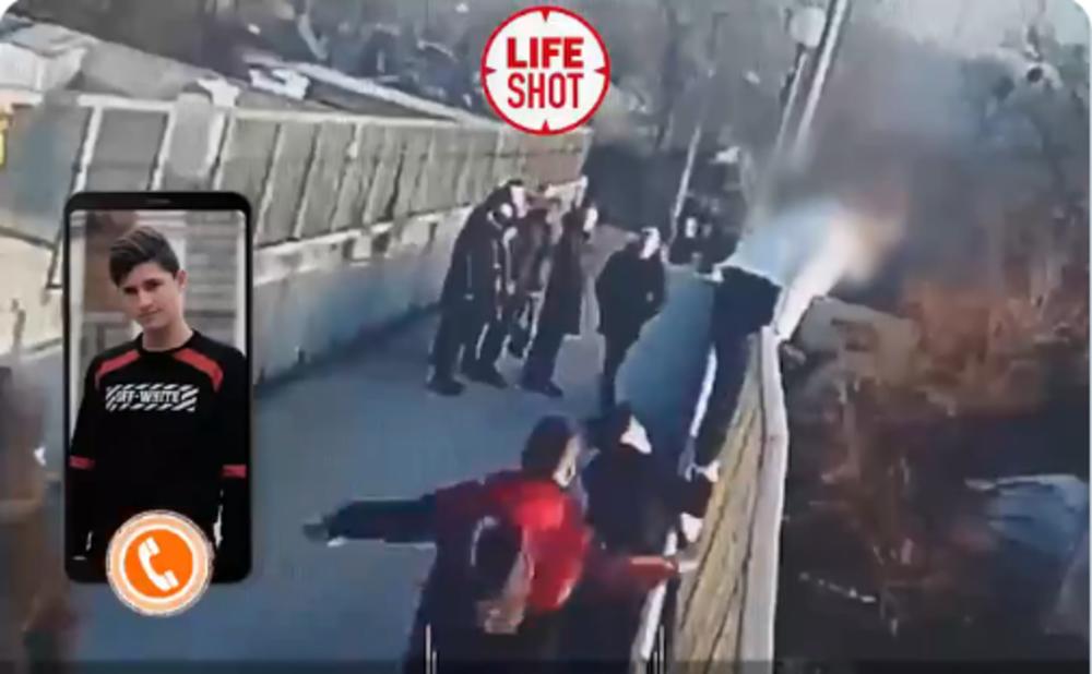 POLICIJA SUMNJA DA SVE IMA VEZE SA TIKTOK POZIVOM NA SAMOUBISTVO: Srednjoškolci sprečili da devojčica skoči sa mosta (VIDEO)